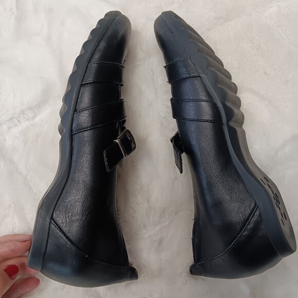 Flat Black Sandle Shoes Size 7.5 M - Picture 5 of 14